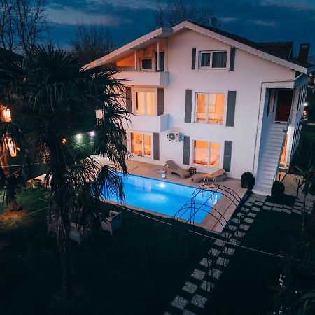 Villa Atlas Muhafazakar Havuzlu, Mustakil Genis Bahceli Sapanca Esterno foto